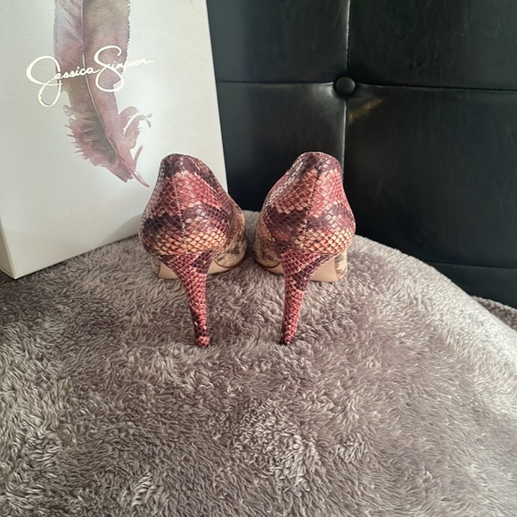 Jessica Simpson Copper Snake Print Platform 5 1/2M - Picture 3 of 4